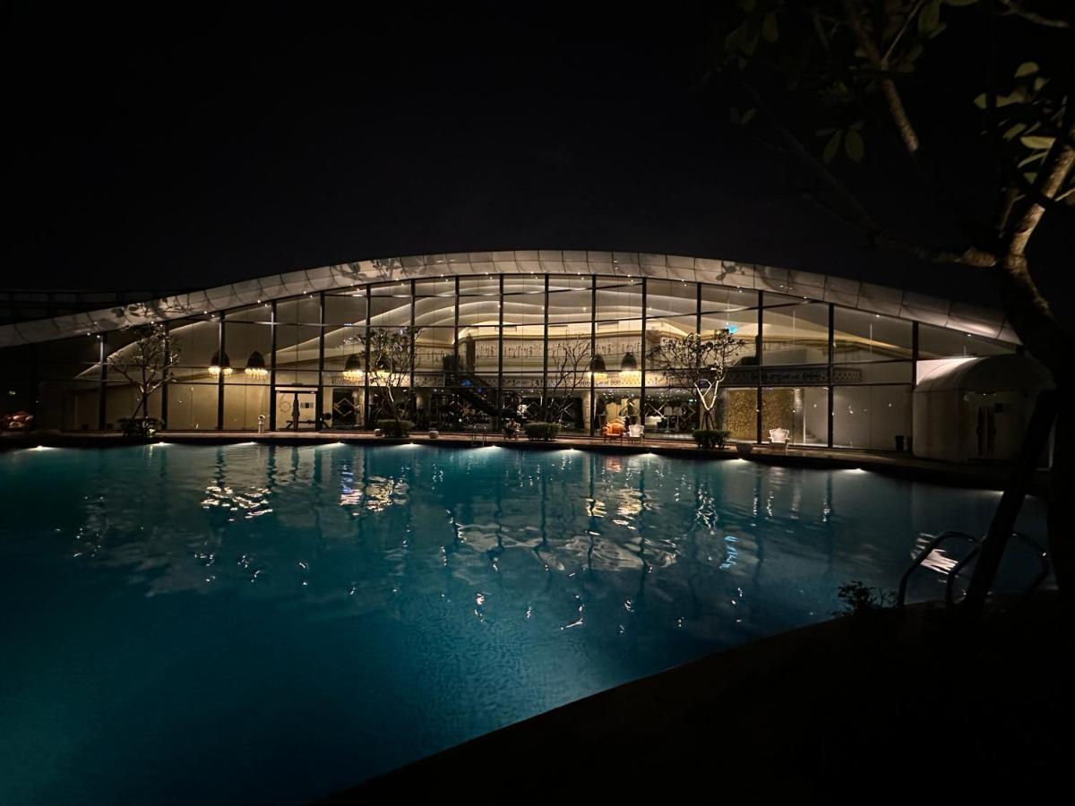 Arti Mont Kiara Aparthotel Kuala Lumpur Bagian luar foto